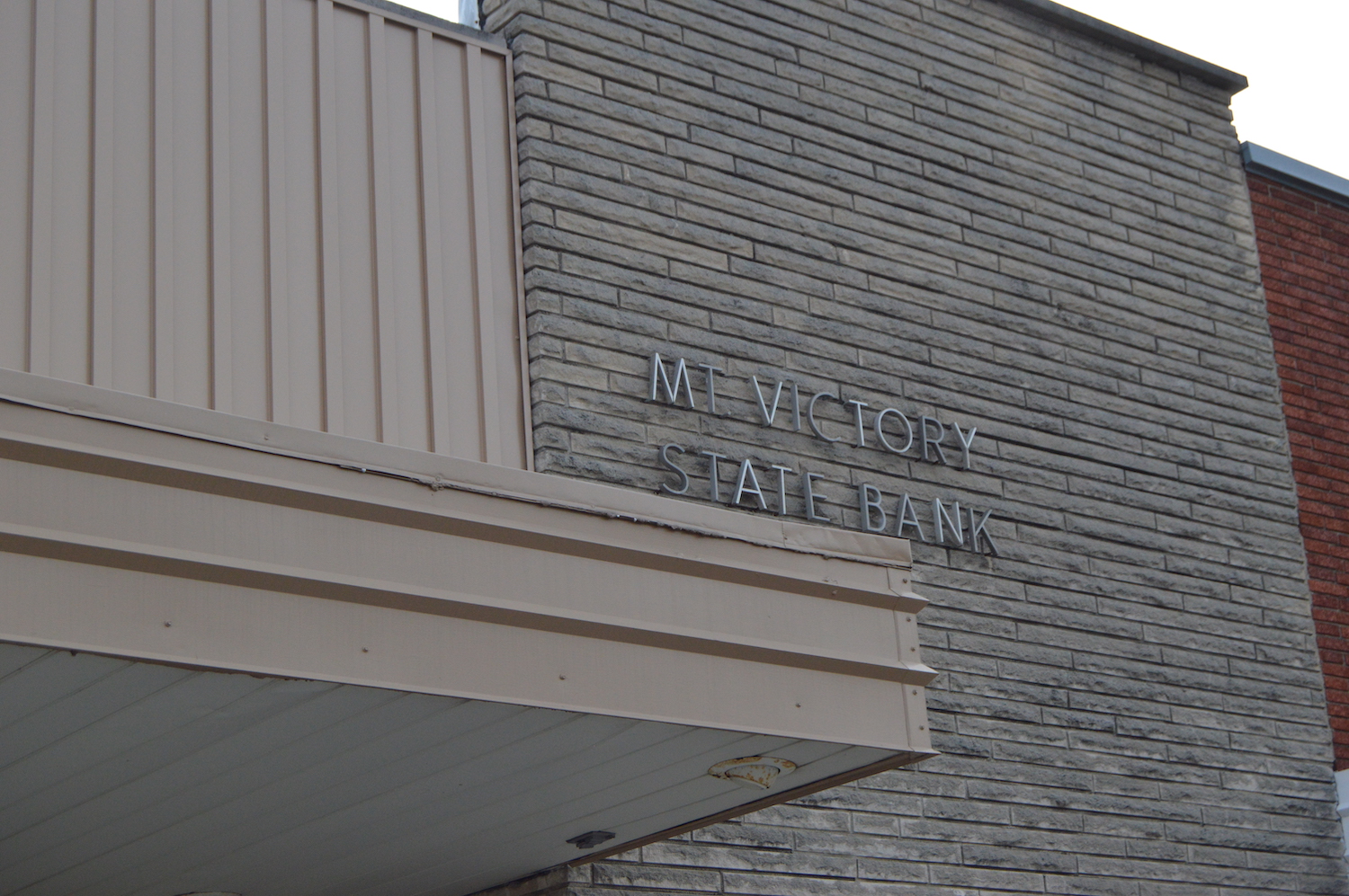 mtvictorybank-sign